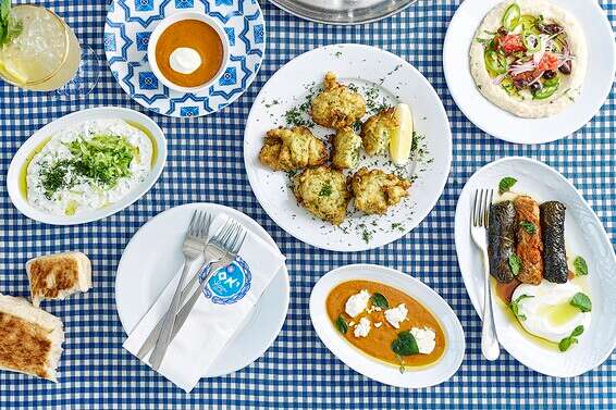 שולחן מאזטים ביאסו // צילום: אפיק גבאי